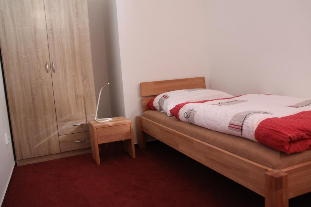 Guest House Krpole Brno Rum bild