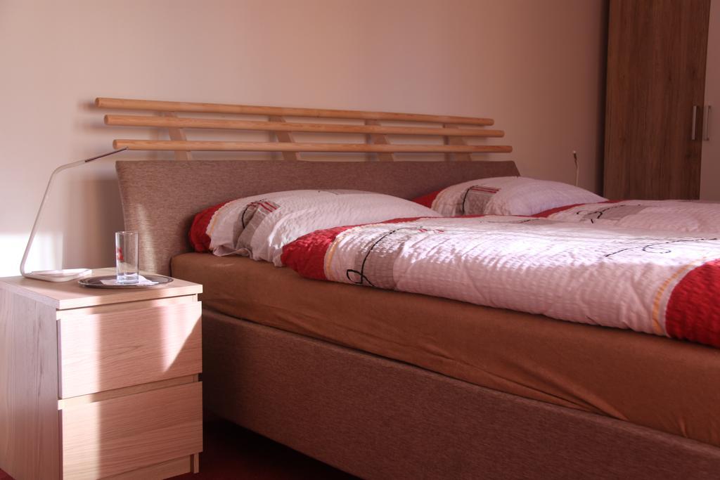 Guest House Krpole Brno Rum bild